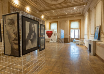BASELECTED展览于5月28日至6月12日在贝伊奥卢（Beyoğlu）的Cercle D’orient展出了70位艺术家的100多件作品