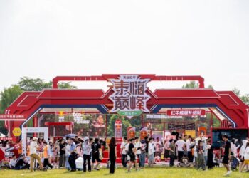 泰嗨·巅峰音乐节燃动成都，天丝集团红牛品牌以年度标志性活动促中泰文化交流